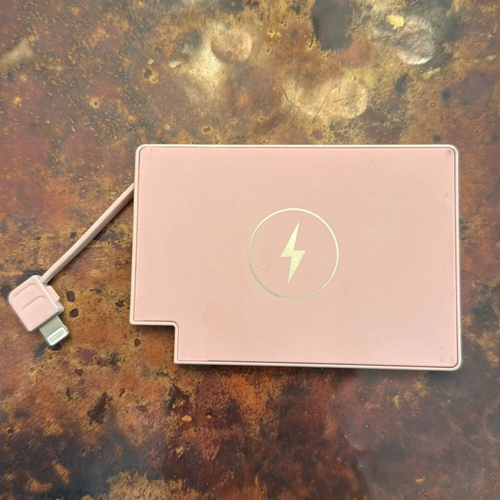 Clutch v3 lightning charger for iPhone 14 and older